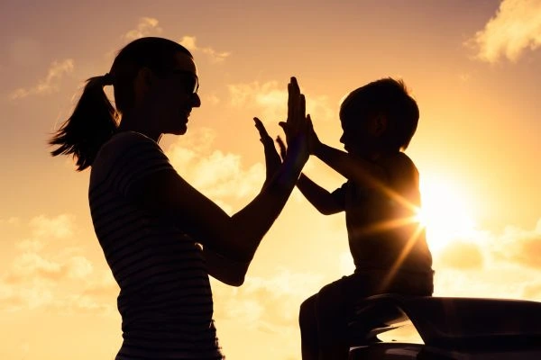 Image of happy mother and child after resolving child arrangements Tamworth